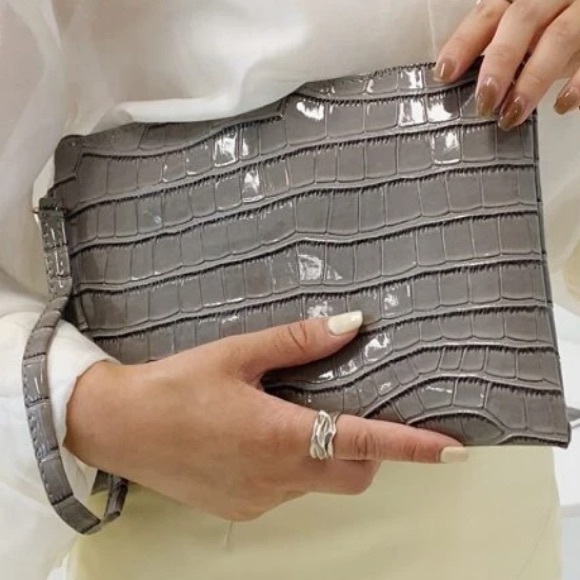 Gray crock embossed patent  wristlet clutch - Picture 2 of 3